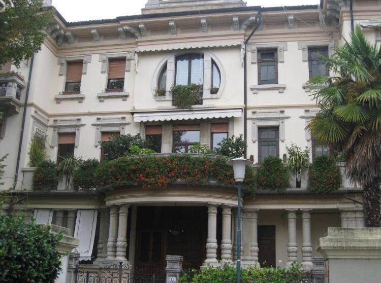 Stylish Penthouse Apartment In Venice Lido, 10 Minutes From Saint Marks Square Lido di Venezia Ngoại thất bức ảnh