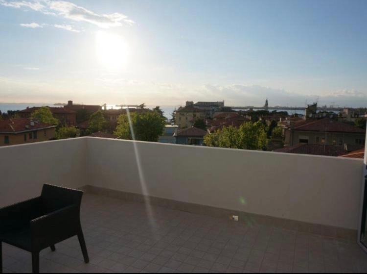 Stylish Penthouse Apartment In Venice Lido, 10 Minutes From Saint Marks Square Lido di Venezia Ngoại thất bức ảnh
