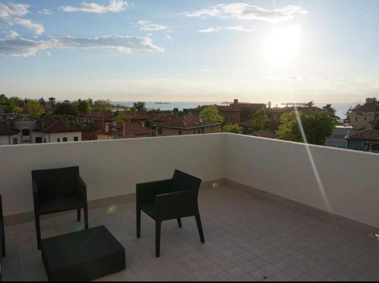 Stylish Penthouse Apartment In Venice Lido, 10 Minutes From Saint Marks Square Lido di Venezia Ngoại thất bức ảnh