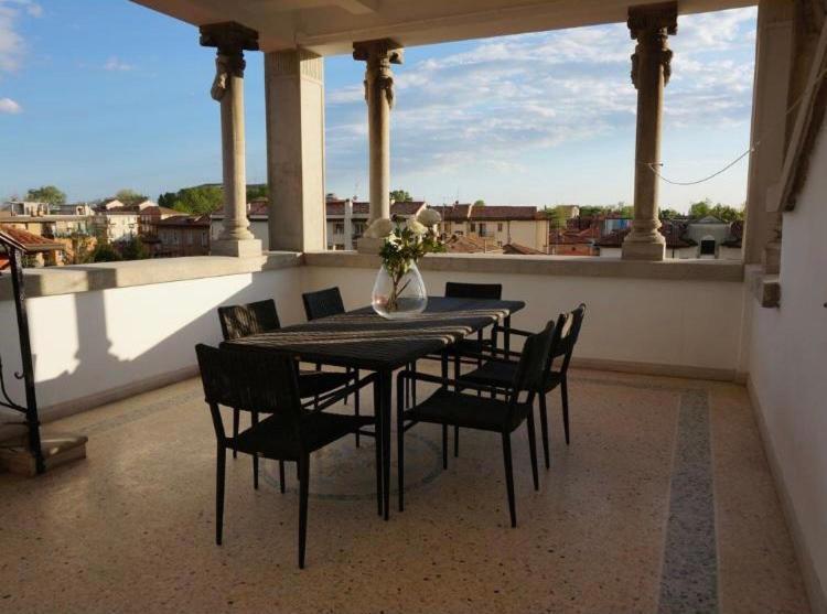 Stylish Penthouse Apartment In Venice Lido, 10 Minutes From Saint Marks Square Lido di Venezia Ngoại thất bức ảnh
